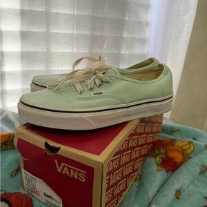 Women’s Vans Shoes 👟